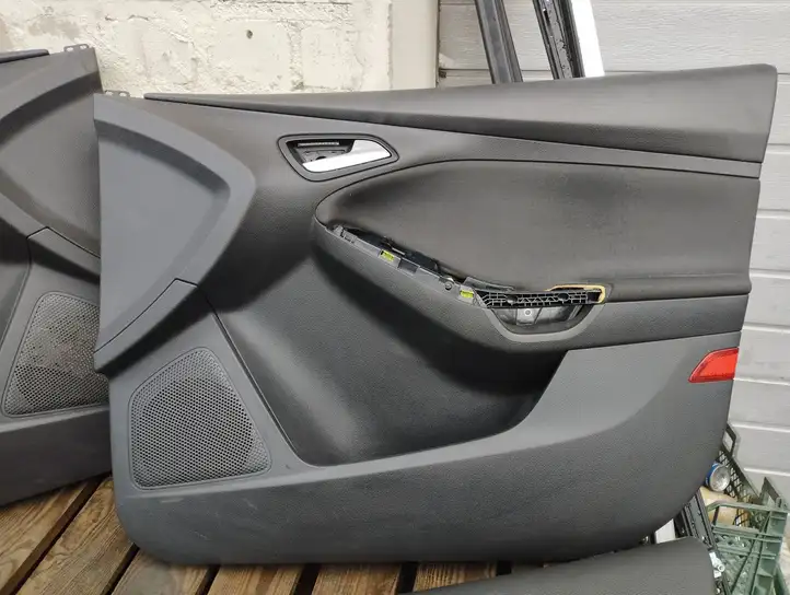 Ford Focus (2011 - 2015) BM51A27407A Комплект отделки дверей — фото 10