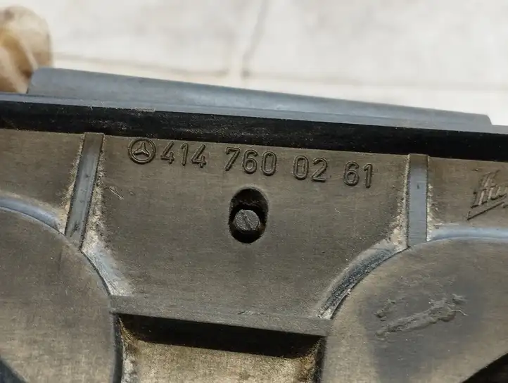 Mercedes-Benz Vaneo W414 (2001 - 2005) 4147600261 Ручка крышки багажника — фото 2
