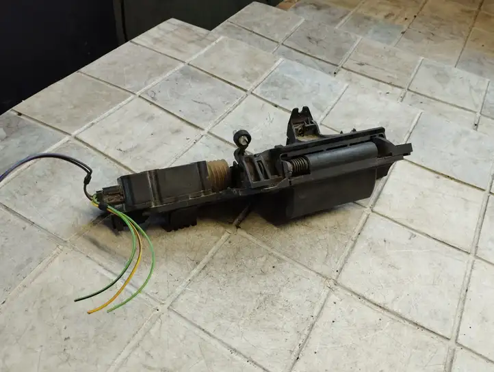 Mercedes-Benz Vaneo W414 (2001 - 2005) 4147600261 Ручка крышки багажника — фото 4