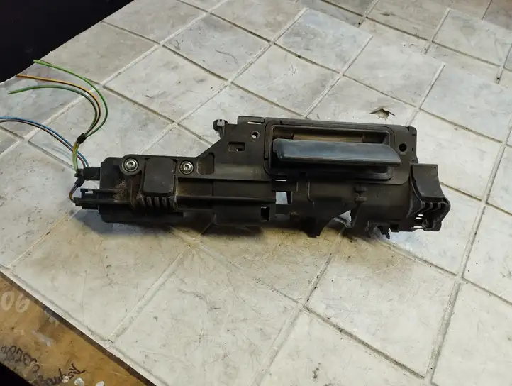 Mercedes-Benz Vaneo W414 (2001 - 2005) 4147600261 Ручка крышки багажника — фото 6