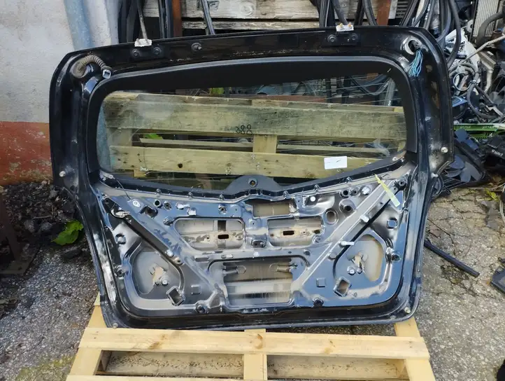 Toyota Corolla Verso AR10 (2004 - 2009) Крышка багажника — фото 4