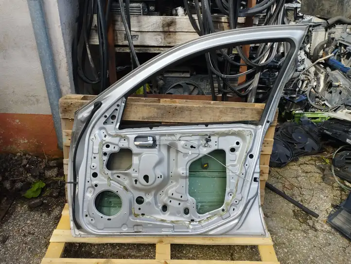 Nissan Almera N16 (2000 - 2010) Дверь — фото 5