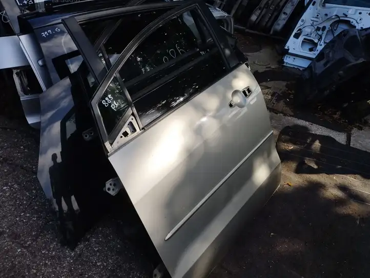 Mazda 5 (2005 - 2010) Дверь — фото 1