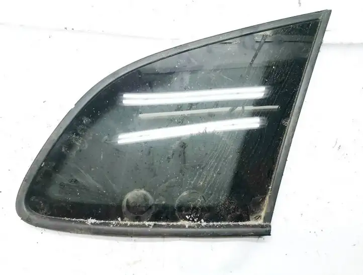 Hyundai Santa Fe (2000 - 2005) 878202b000 Заднее боковое стекло — фото 1