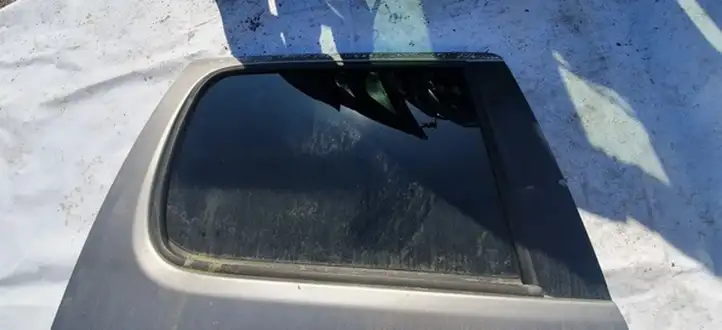 Toyota Yaris Verso (1999 - 2005) Стекло задней двери — фото 1