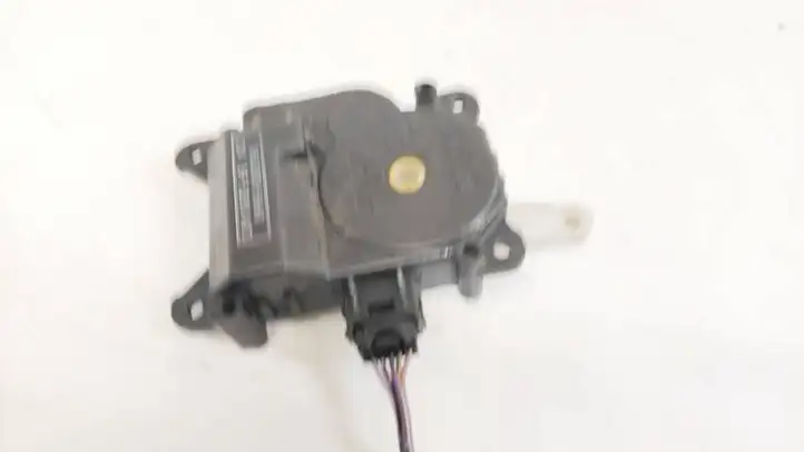 Toyota Land Cruiser (J100) (1998 - 2007) 0638000660 Двигатель задвижки потока воздуха — фото 2