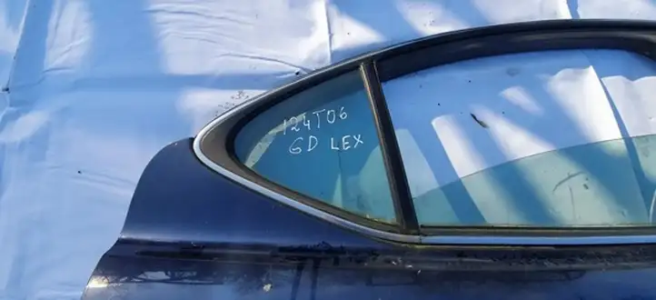 Lexus IS 220D-250-350 (2005 - 2010) Форточка двери — фото 1