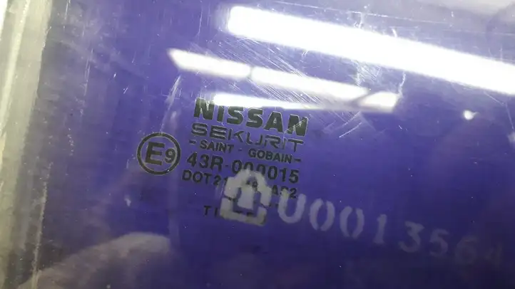 Nissan Almera (2000 - 2006) Стекло задней двери — фото 2