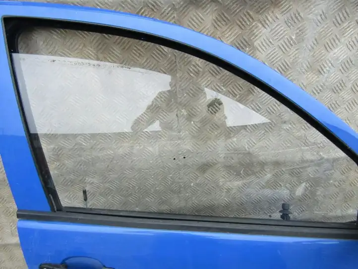 Skoda Fabia Mk1 (6Y) (1999 - 2007) Стекло передней двери — фото 1