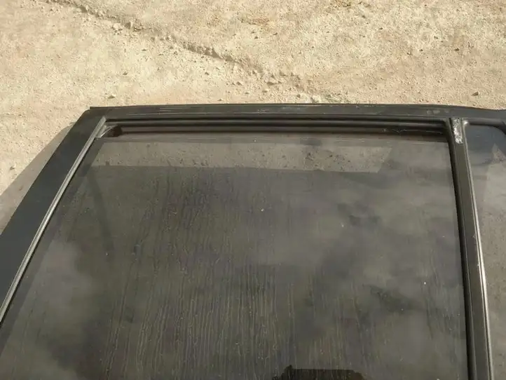Toyota RAV 4 (XA30) (2006 - 2016) Стекло задней двери — фото 1