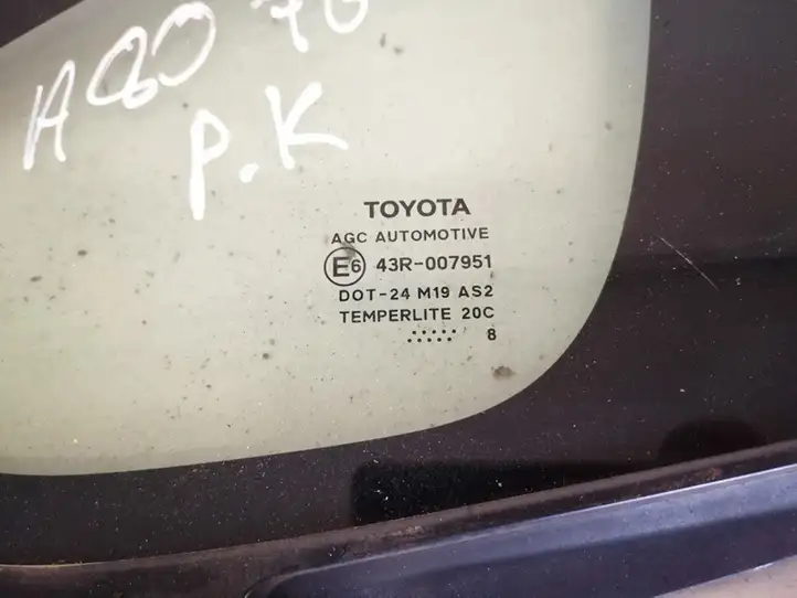 Toyota Auris 150 (2006 - 2012) Треугольное стекло кузова — фото 2