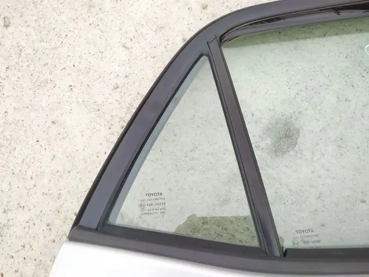 Toyota Auris 150 (2006 - 2012) Форточка двери — фото 2