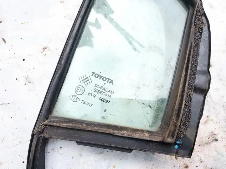 Toyota Yaris (2005 - 2009) Форточка двери — фото 2