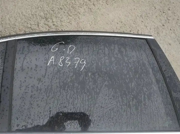 BMW 5 E60 E61 (2004 - 2010) Стекло задней двери — фото 1