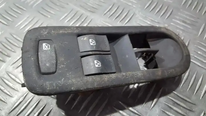Renault Megane II (2002 - 2005) 156018070 Блок кнопок стеклоподъемников — фото 1