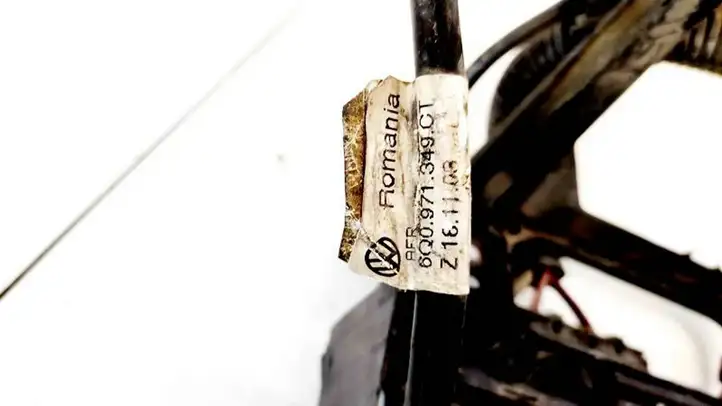 Skoda Fabia Mk1 (6Y) (1999 - 2007) 6Q0971349CT Плюсовой провод аккумулятора — фото 3