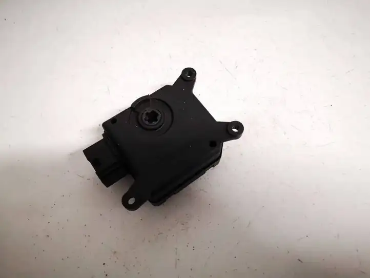 Opel Zafira B (2006 - 2008) 309368000Be Двигатель задвижки потока воздуха — фото 2