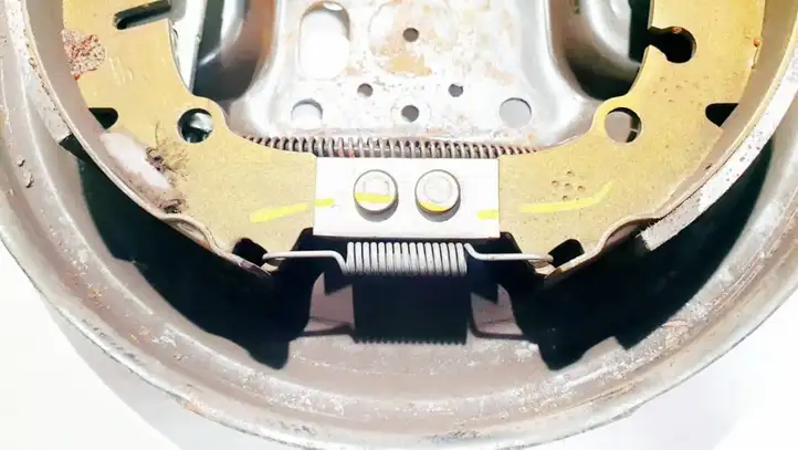 Ford Fiesta (2000 - 2005) Колодки ручного тормоза — фото 3