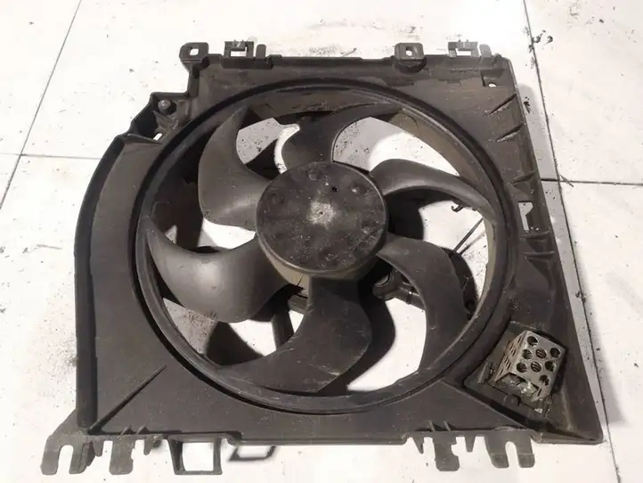 Nissan Note (E11) (2006 - 2014) Дифузор радиатора — фото 1