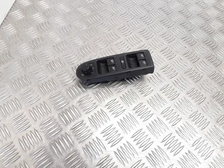Volkswagen Golf VI (2009 - 2013) 5K0867255A Блок кнопок стеклоподъемников — фото 1