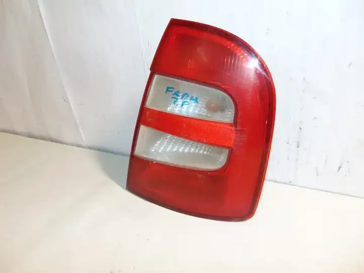 Skoda Fabia Mk1 (6Y) (1999 - 2007) 6Y6945112B Задний фонарь в кузове — фото 2
