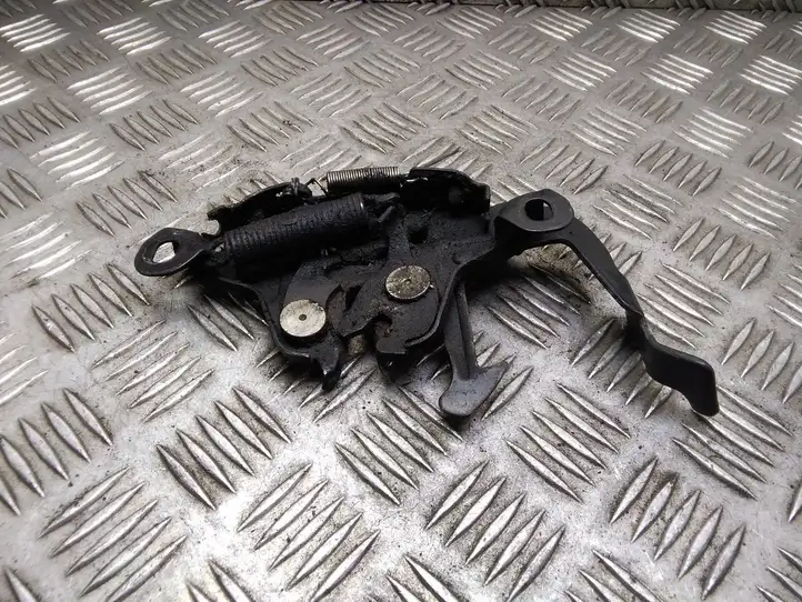 Nissan Qashqai (2006 - 2010) Замок капота — фото 1
