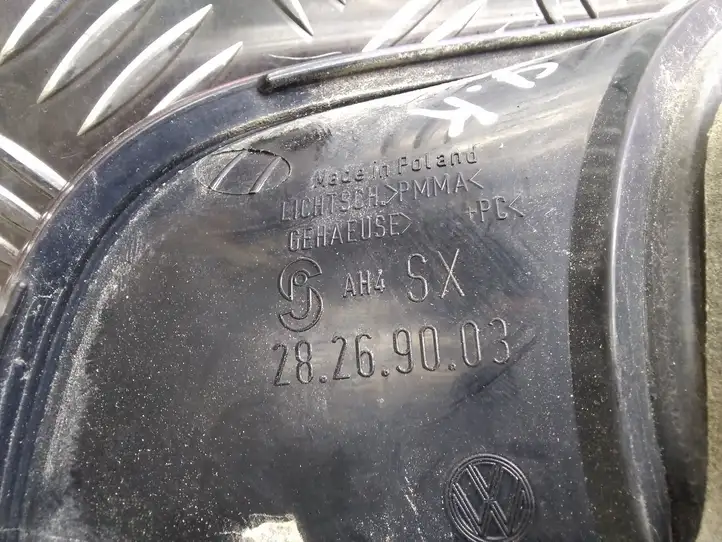 Volkswagen Touareg I (2002 - 2010) 7L6945093T Задний фонарь в крышке багажника — фото 3