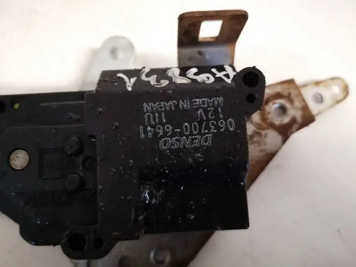 Honda CR-V (1999 - 2001) 0637006641 Двигатель задвижки потока воздуха — фото 2