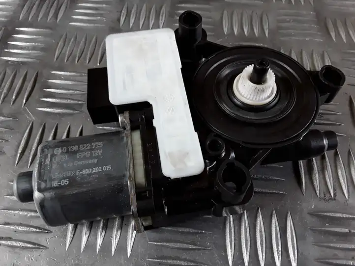 Skoda Octavia Mk3 (5E) (2013 - 2019) 5Q0959811A Стеклоподъемник задней двери — фото 2