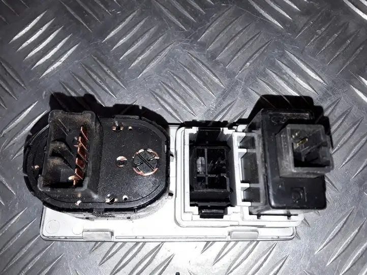 Kia Sorento (2006 - 2009) 612W16240 Включатель блокировки дифференциалов — фото 2