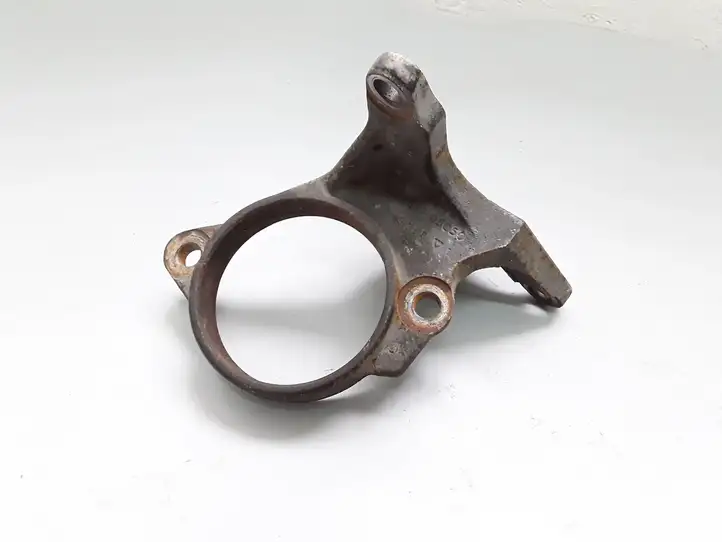 Toyota Avensis T270 (2009 - 2012) 4345705050 Кронштейн подвесного подшипника — фото 1