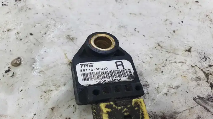 Toyota Corolla Verso E121 (2004 - 2007) 891730F010 Датчик удара SRS — фото 2