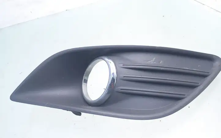 Ford Focus (2011 - 2015) 8M51R19952A Нижняя решетка переднего бампера — фото 1