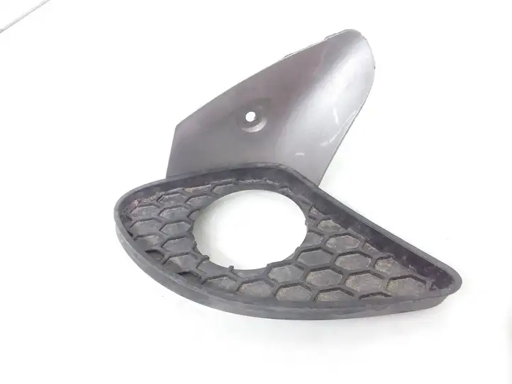 Alfa Romeo 147 (2000 - 2004)  156052633 Декоративная решётка противотуманной фары