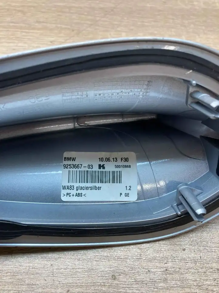 BMW 3 F30 F35 F31 (2012 - 2018) 9253667 Крышка GPS-антенны — фото 4