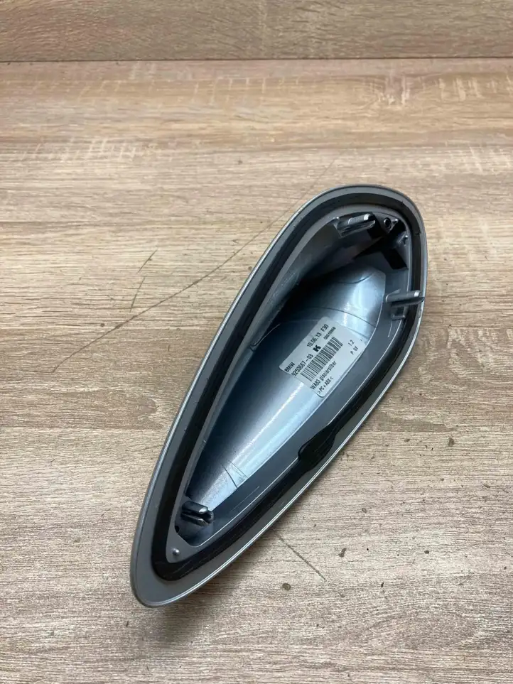 BMW 3 F30 F35 F31 (2012 - 2018) 9253667 Крышка GPS-антенны — фото 5