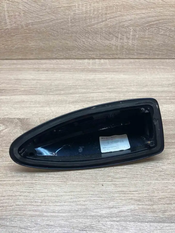 BMW 5 F10 F11 (2009 - 2016) 7842821 Крышка GPS-антенны — фото 3