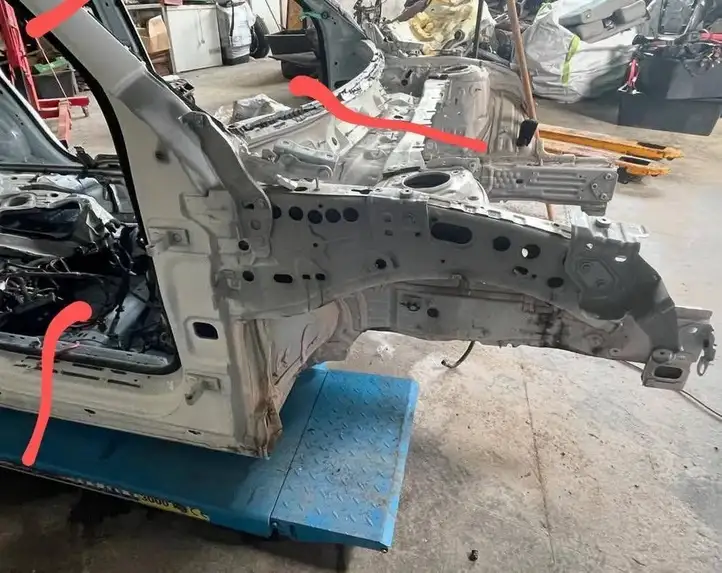 Mercedes-Benz GLB X247 Лонжерон кузова — фото 1
