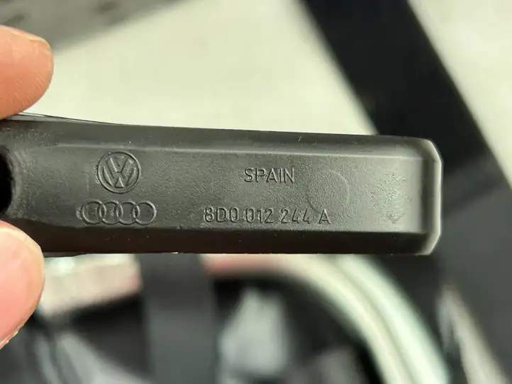 Audi A3/S3 8Y   8Y4012109E Воздушный компрессор (для покрышек)