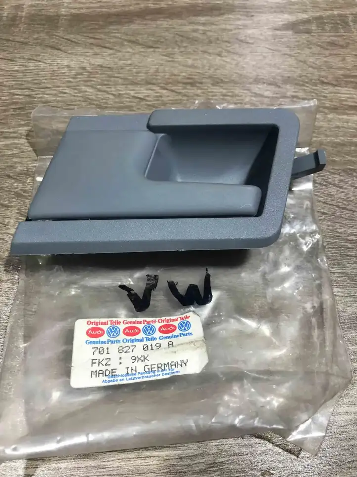 Audi Q7 (2005 - 2009)  701827019a Внутренняя ручка