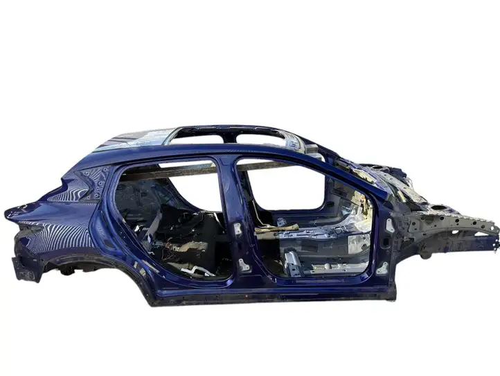 Infiniti Q30    Задний порог (часть кузова)