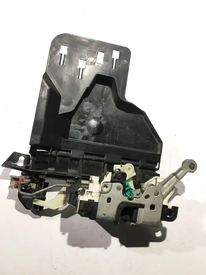 Jeep Cherokee (2007 - 2013)  P04589467AF Замок передней двери