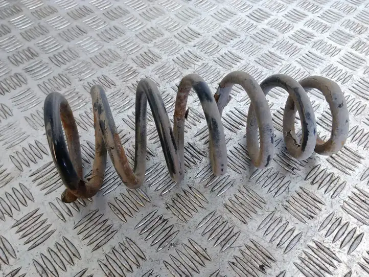 Toyota Avensis T250 (2006 - 2009)   Пружина