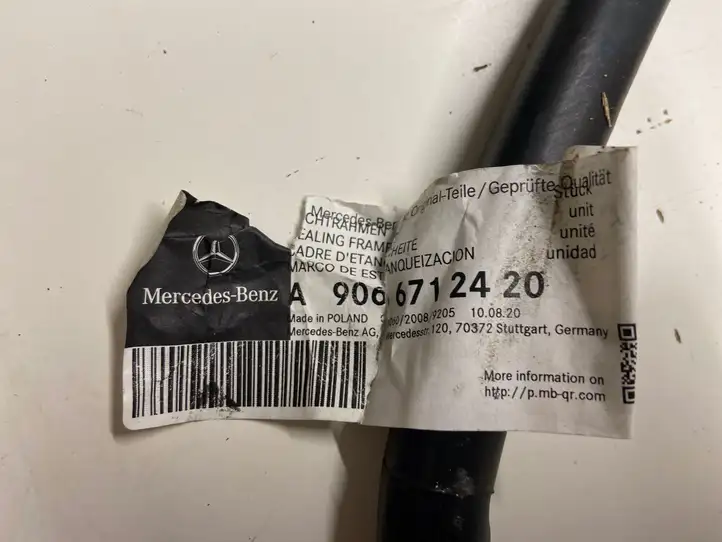 Mercedes-Benz Sprinter W906 (2006 - 2018) A9066712420 Уплотнитель двери — фото 2