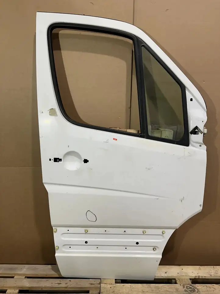 Volkswagen Crafter (2006 - 2016) Дверь — фото 1
