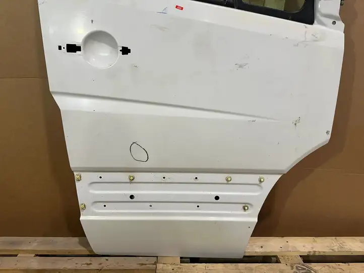 Volkswagen Crafter (2006 - 2016) Дверь — фото 2