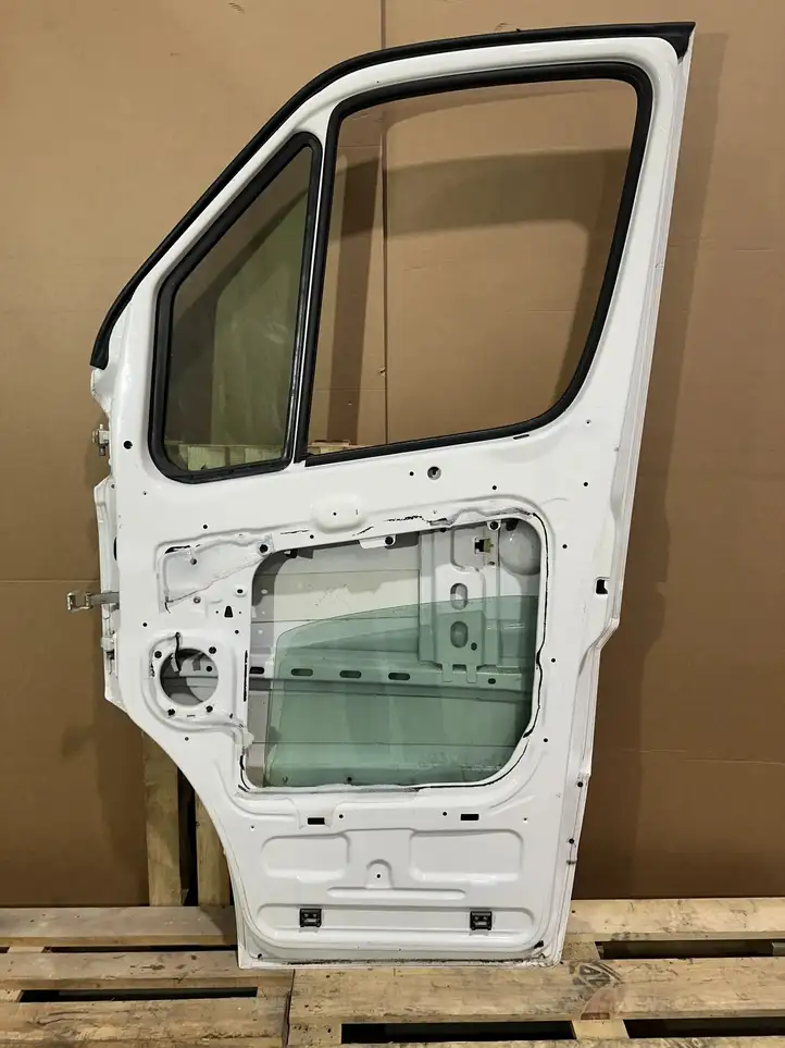 Volkswagen Crafter (2006 - 2016) Дверь — фото 6