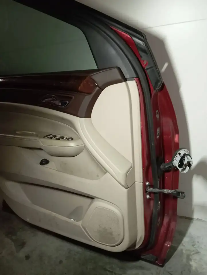 Cadillac SRX (2009 - 2012) Дверь — фото 8