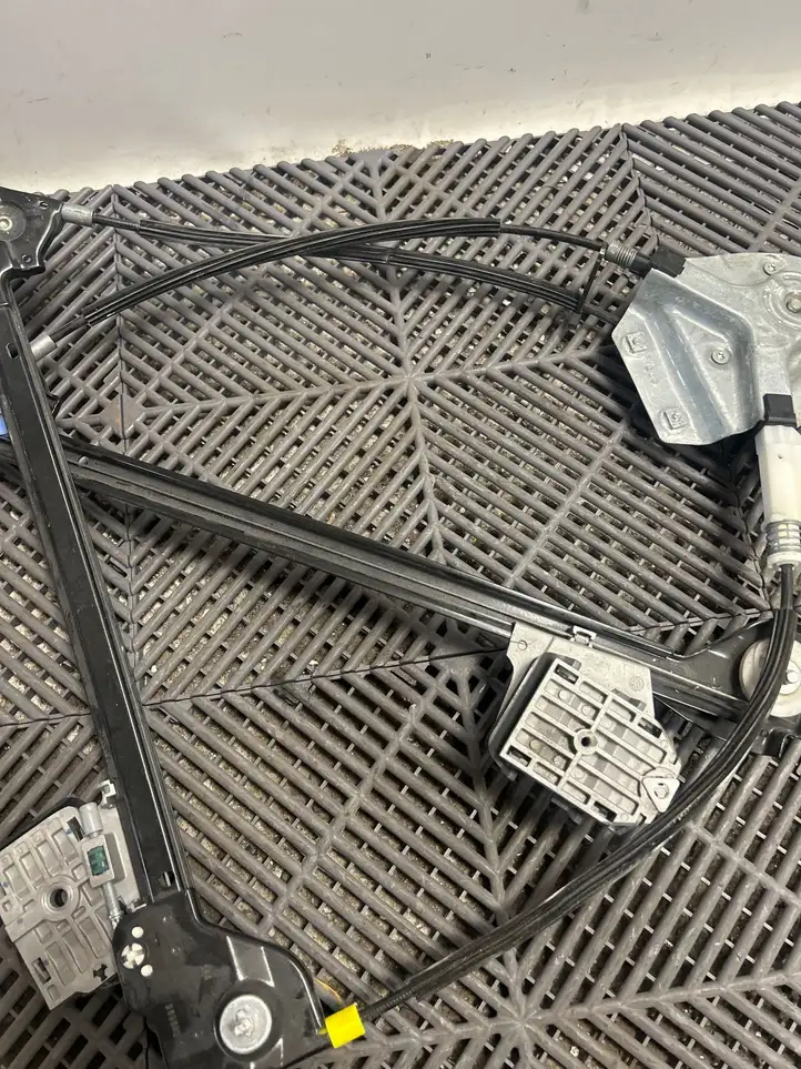 BMW M3 G80 (2020 - )  6837014Aa Передний комплект электрического механизма для подъема окна