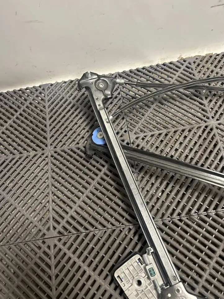 BMW M3 G80 (2020 - )  6837014Aa Передний комплект электрического механизма для подъема окна